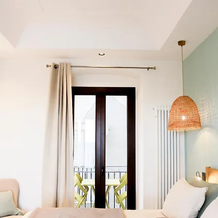Palazzo Cettina Sul Mare Apartment *